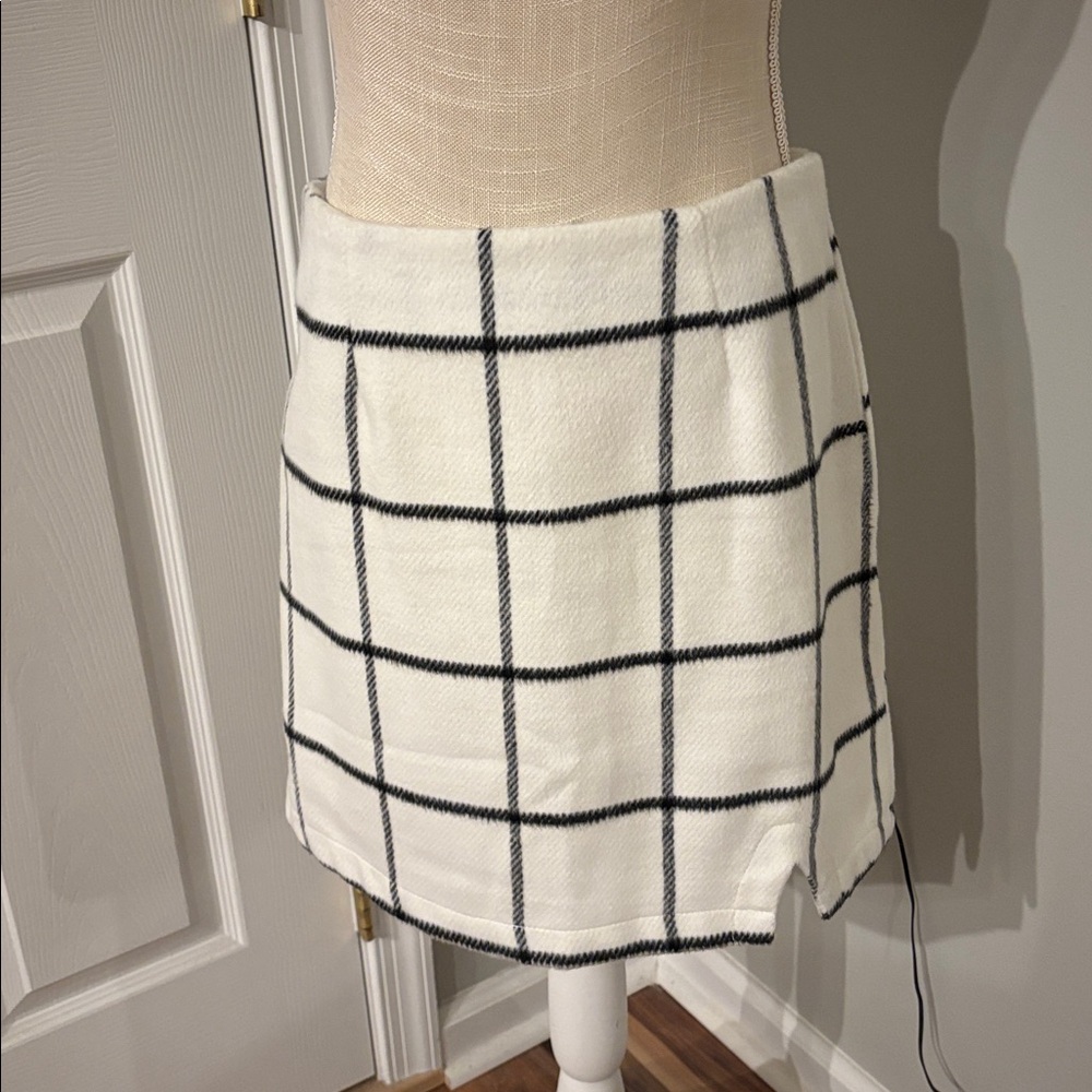 Lulu's Cream and Black Plaid Skirt